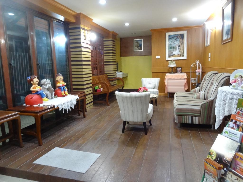 Little Guest House Hotel Csiangmaj Kültér fotó